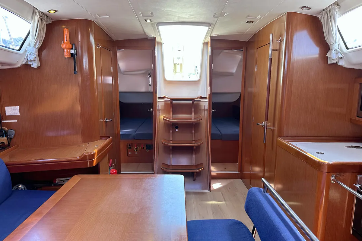Salon of Andrea, a Beneteau Oceanis 43 sailboat at Heiligenhafen, Germany