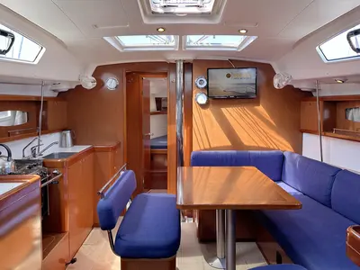 Salon of Andrea, a Beneteau Oceanis 43 sailboat at Heiligenhafen, Germany