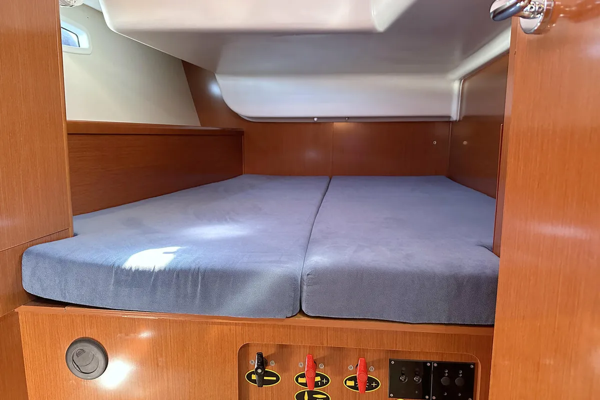 Cabin on Andrea, a Beneteau Oceanis 43 sailboat at Heiligenhafen, Germany