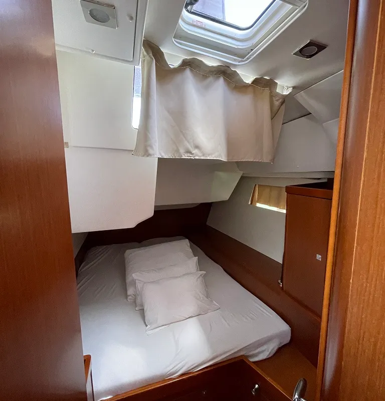Cabin on Filomena, a Beneteau Oceanis 48 sailboat at Sukošan, Croatia