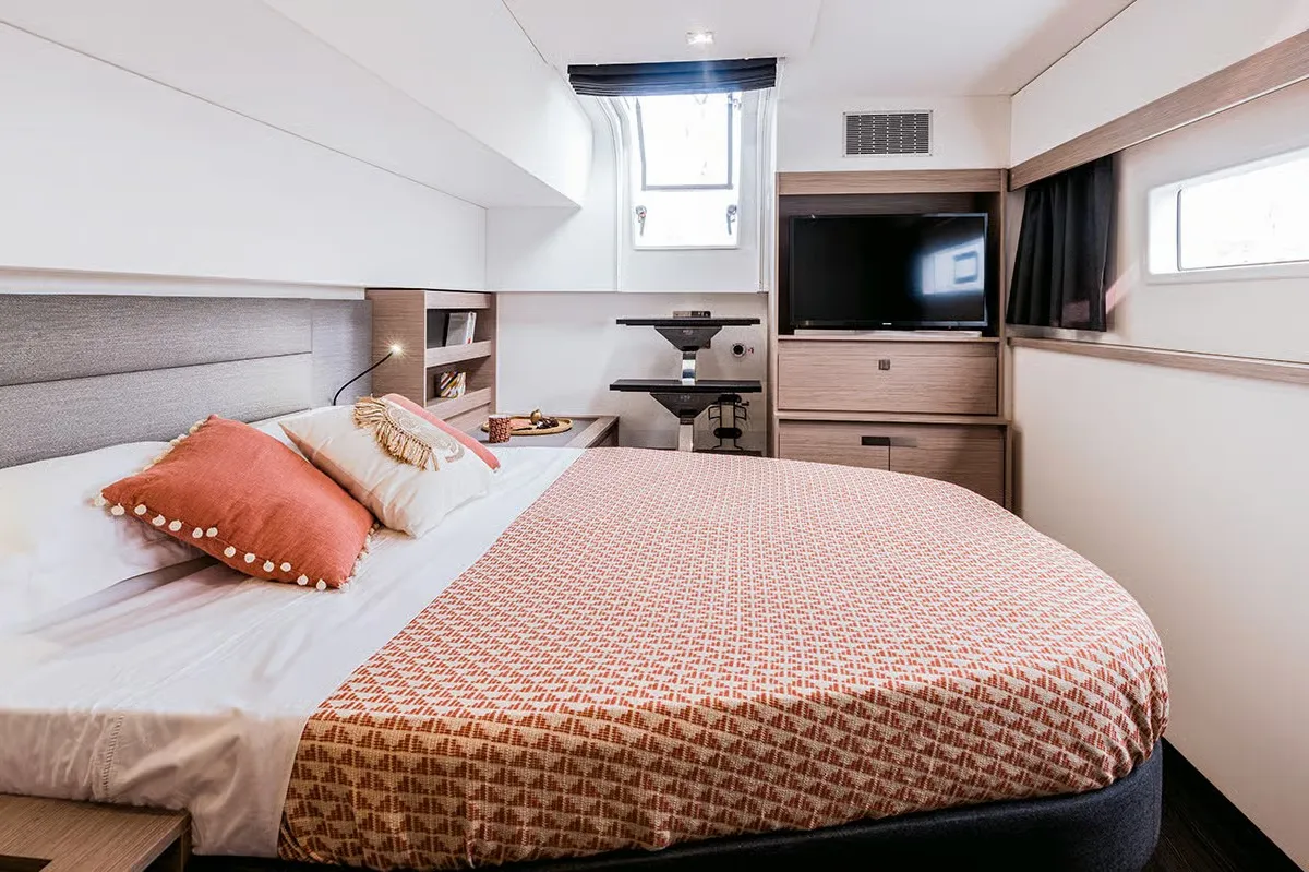 Cabin on Mer Sea, a Fountaine Pajot Aura 51 catamaran at Charlotte Amalie, United States