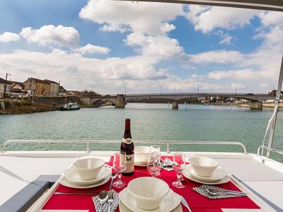 Deck of Cygnet Horizon 1, a motorboat at Saint-Usage, France