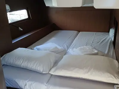 Cabin on Zoe, a Beneteau Oceanis 46.1 sailboat at Volos, Greece