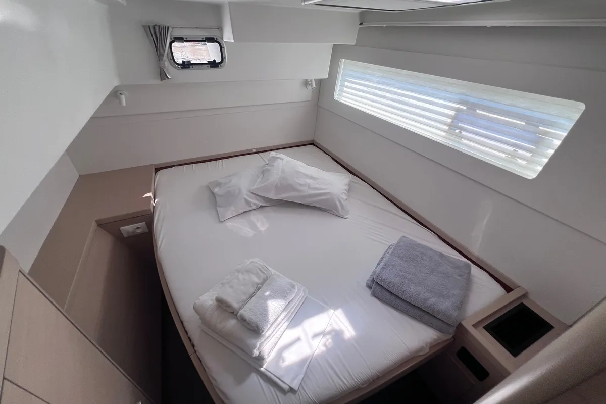 Cabin on Nami Maru, a Lagoon 40 catamaran at Volos, Greece