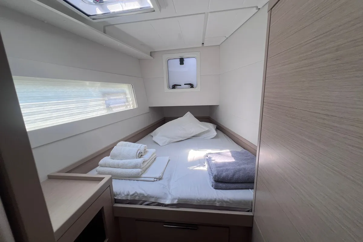 Cabin on Nami Maru, a Lagoon 40 catamaran at Volos, Greece