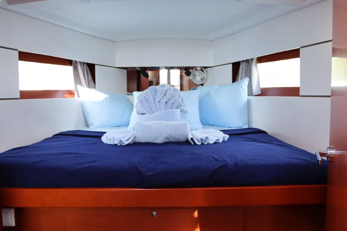Cabin on Arun, a Beneteau Oceanis 38.1 sailboat at Road Town, British Virgin Islands