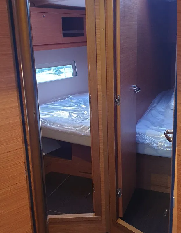 Cabin on Valchiria, a Dufour 470 sailboat at Tonnarella, Italy