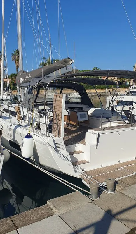 Exterior view of Valchiria, a Dufour 470 sailboat at Tonnarella, Italy