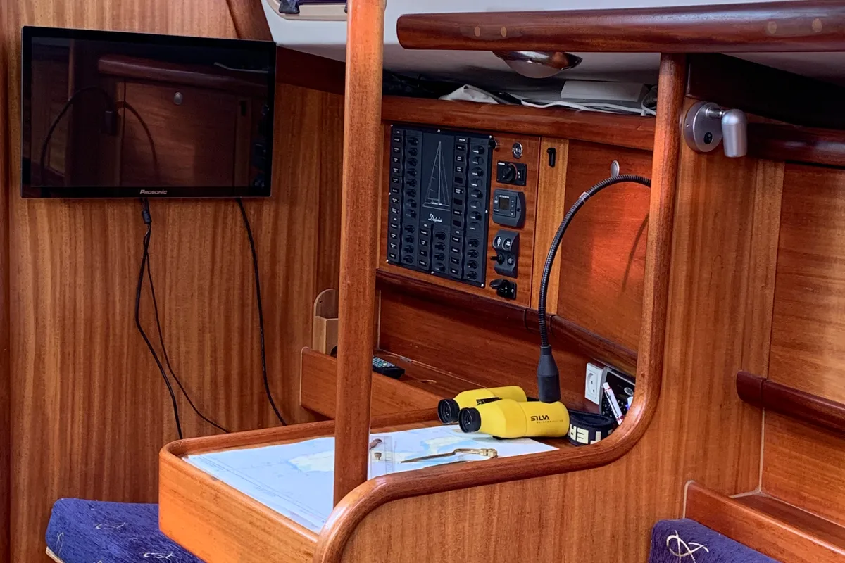 Salon of Lady in Red, a Delphia 40 sailboat at Altefähr, Germany