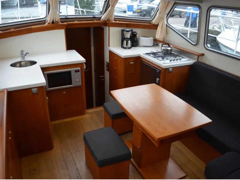 Salon of De Drait Advantage 38, a motorboat at Drachten, Netherlands