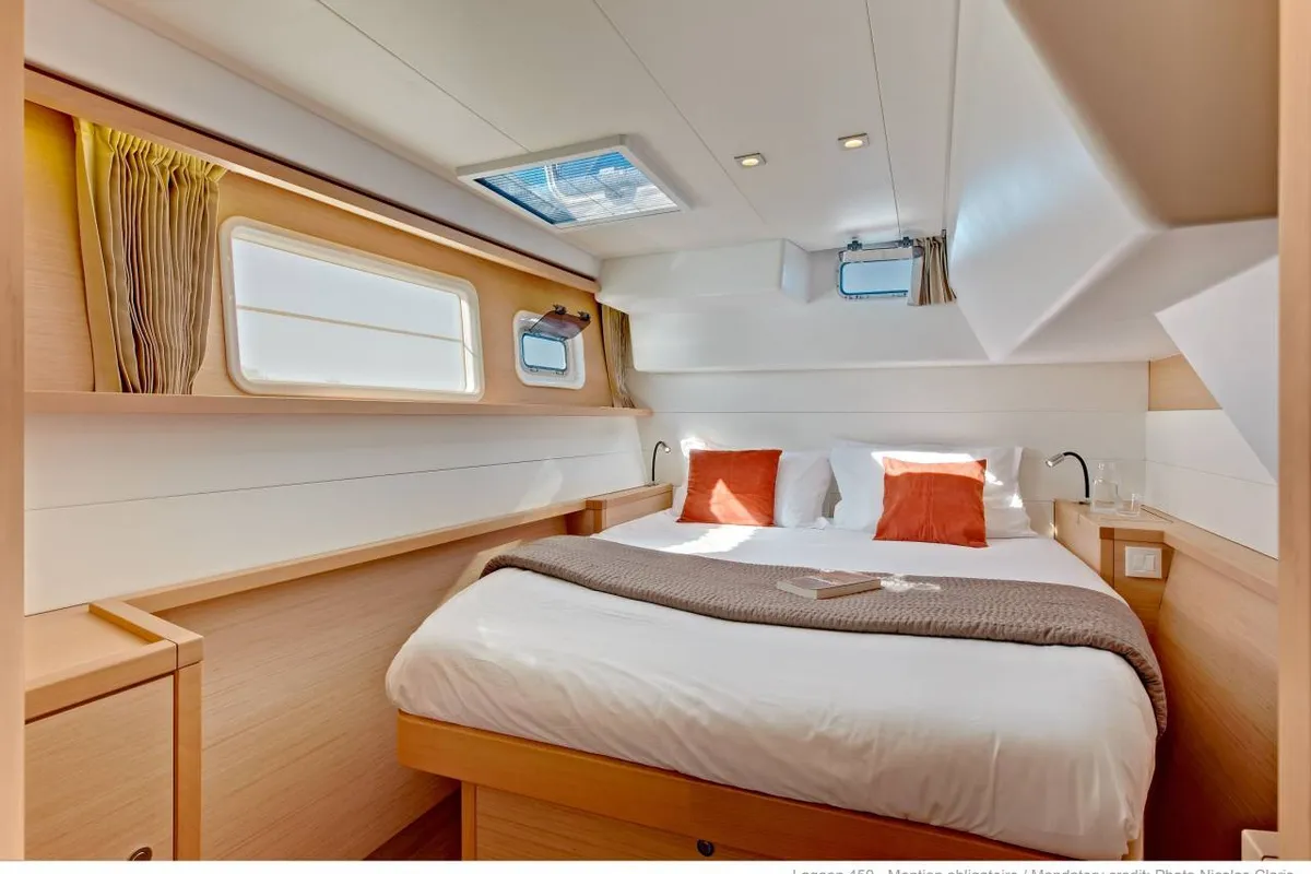 Cabin on Remire, a Lagoon 450 S catamaran at Roche Caiman, Seychelles