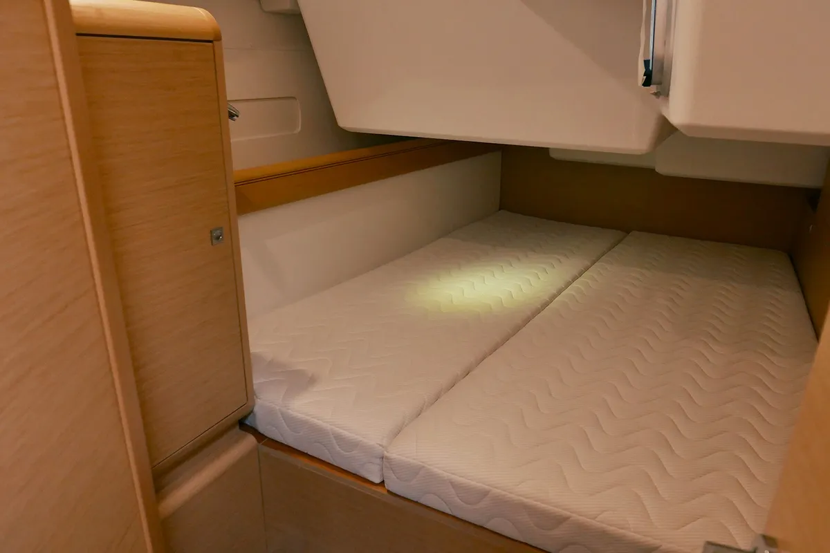 Cabin on Impavida, a Jeanneau Sun Odyssey 519 sailboat at San Vincenzo, Italy