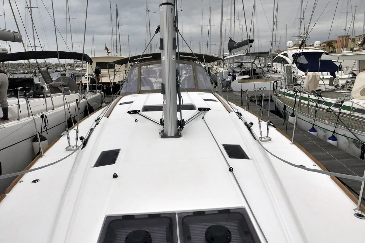 Deck of Impavida, a Jeanneau Sun Odyssey 519 sailboat at San Vincenzo, Italy