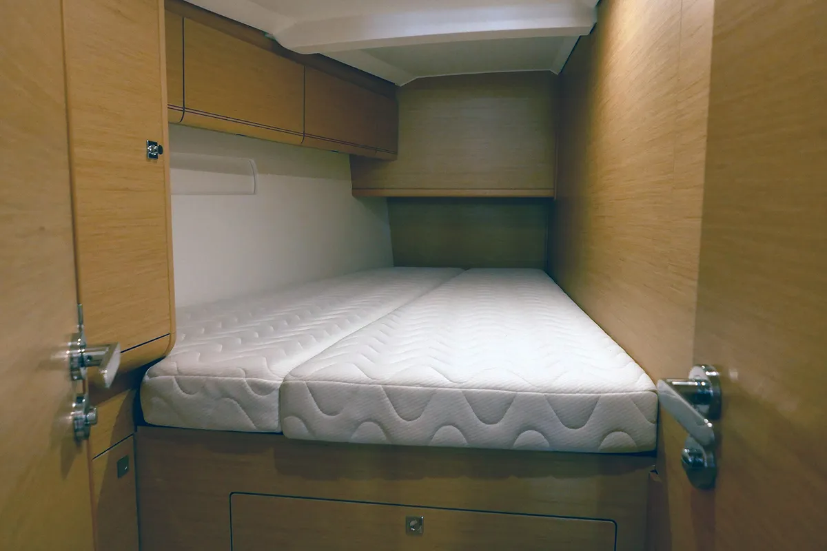 Cabin on Impavida, a Jeanneau Sun Odyssey 519 sailboat at San Vincenzo, Italy