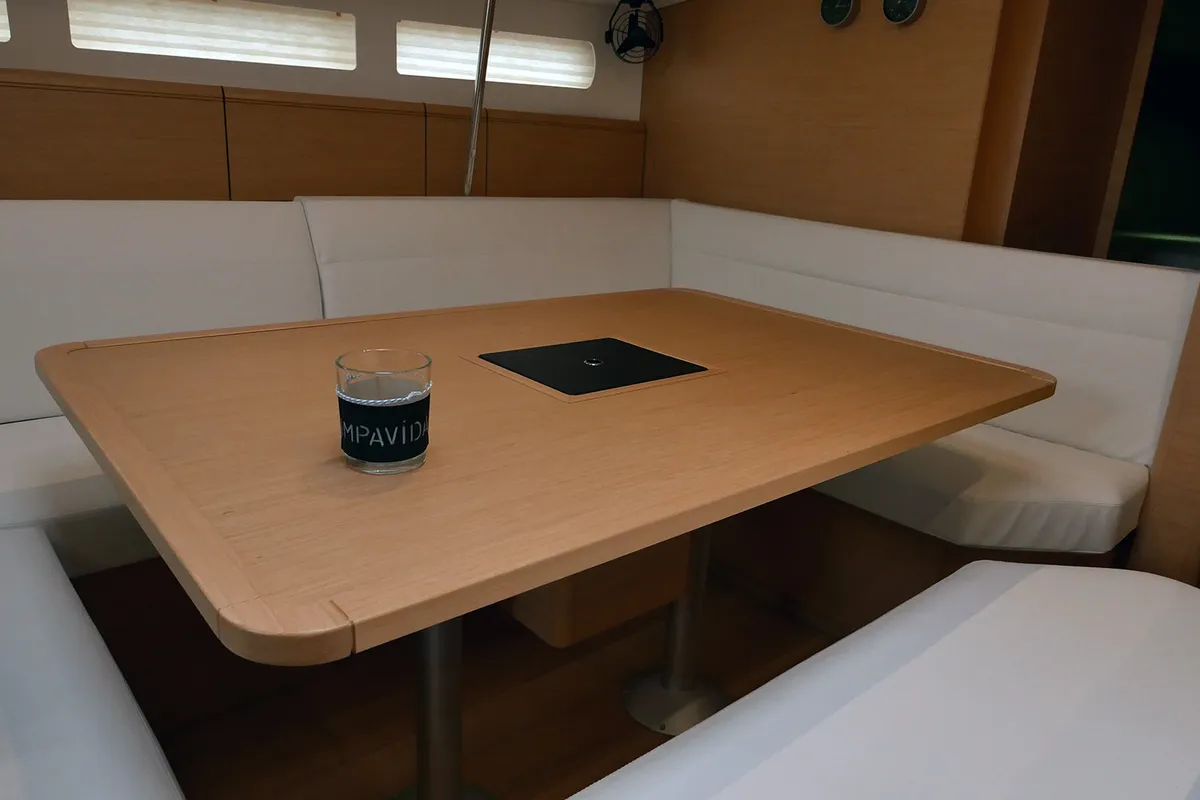 Salon of Impavida, a Jeanneau Sun Odyssey 519 sailboat at San Vincenzo, Italy