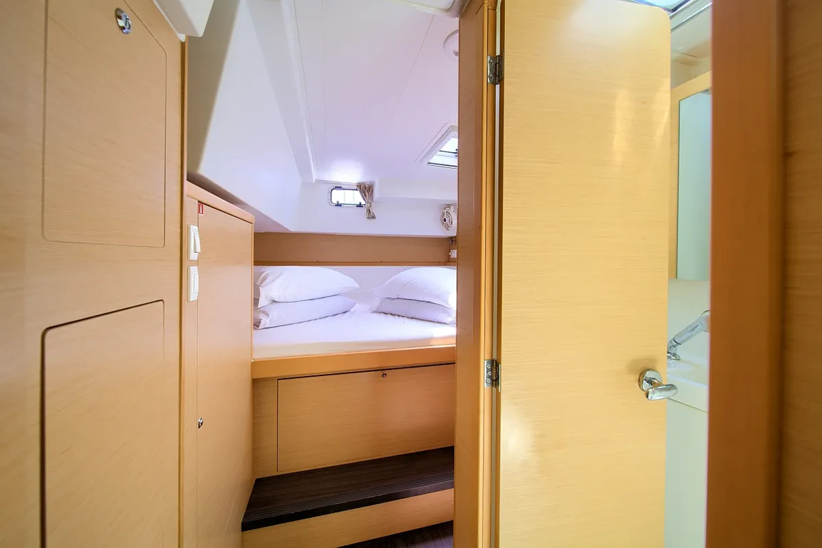 Cabin on Vertigo, a Lagoon 39 catamaran at Punat, Croatia