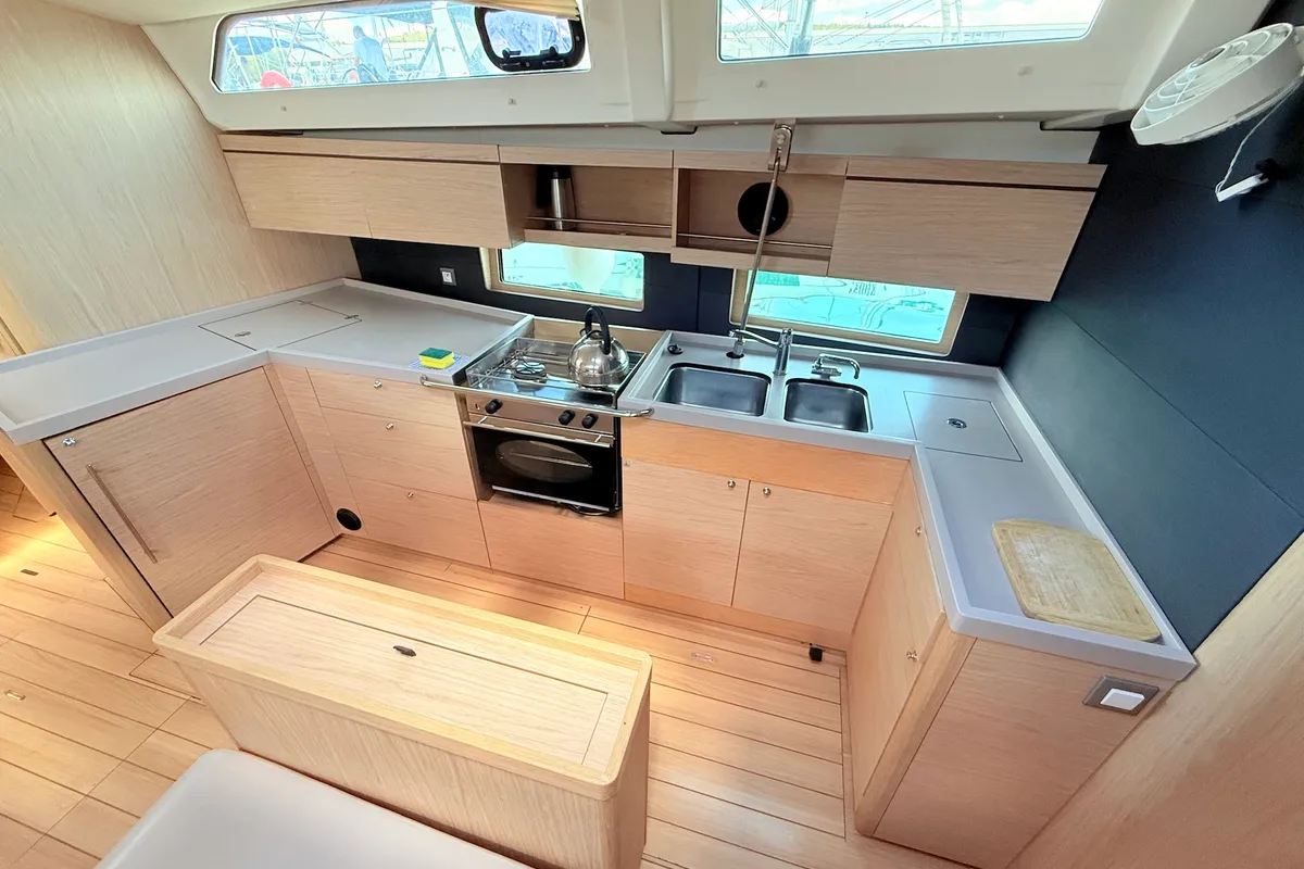 Galley of Daria & Engara, a Beneteau Oceanis 46.1 sailboat at Općina Sukošan, Croatia