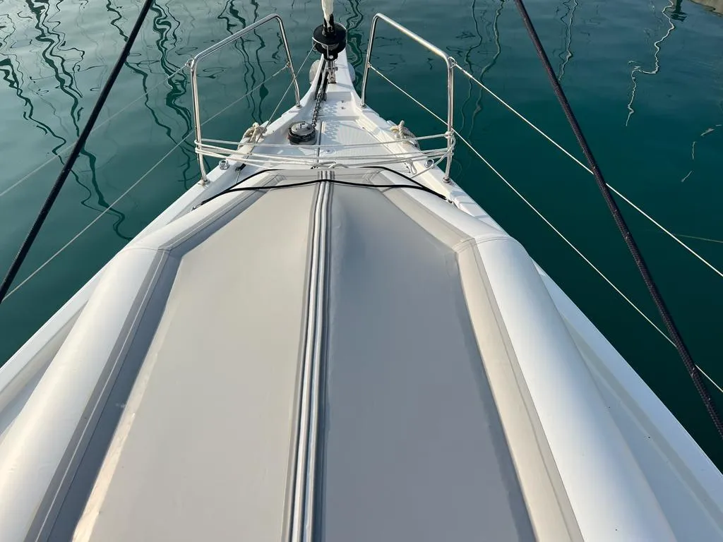 Exterior view of Rosalba, a Beneteau Oceanis 40.1 sailboat at Capo d'Orlando, Italy