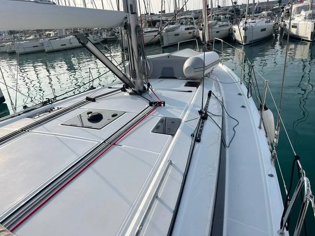 Deck of Rosalba, a Beneteau Oceanis 40.1 sailboat at Capo d'Orlando, Italy
