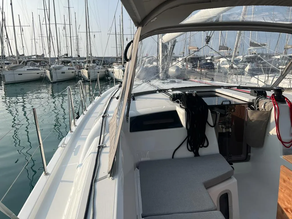 Deck of Rosalba, a Beneteau Oceanis 40.1 sailboat at Capo d'Orlando, Italy