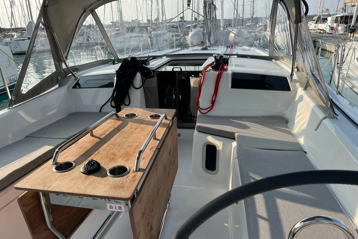 Deck of Rosalba, a Beneteau Oceanis 40.1 sailboat at Capo d'Orlando, Italy