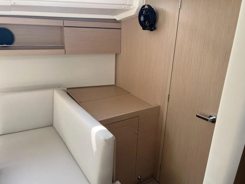 Salon of Rosalba, a Beneteau Oceanis 40.1 sailboat at Capo d'Orlando, Italy