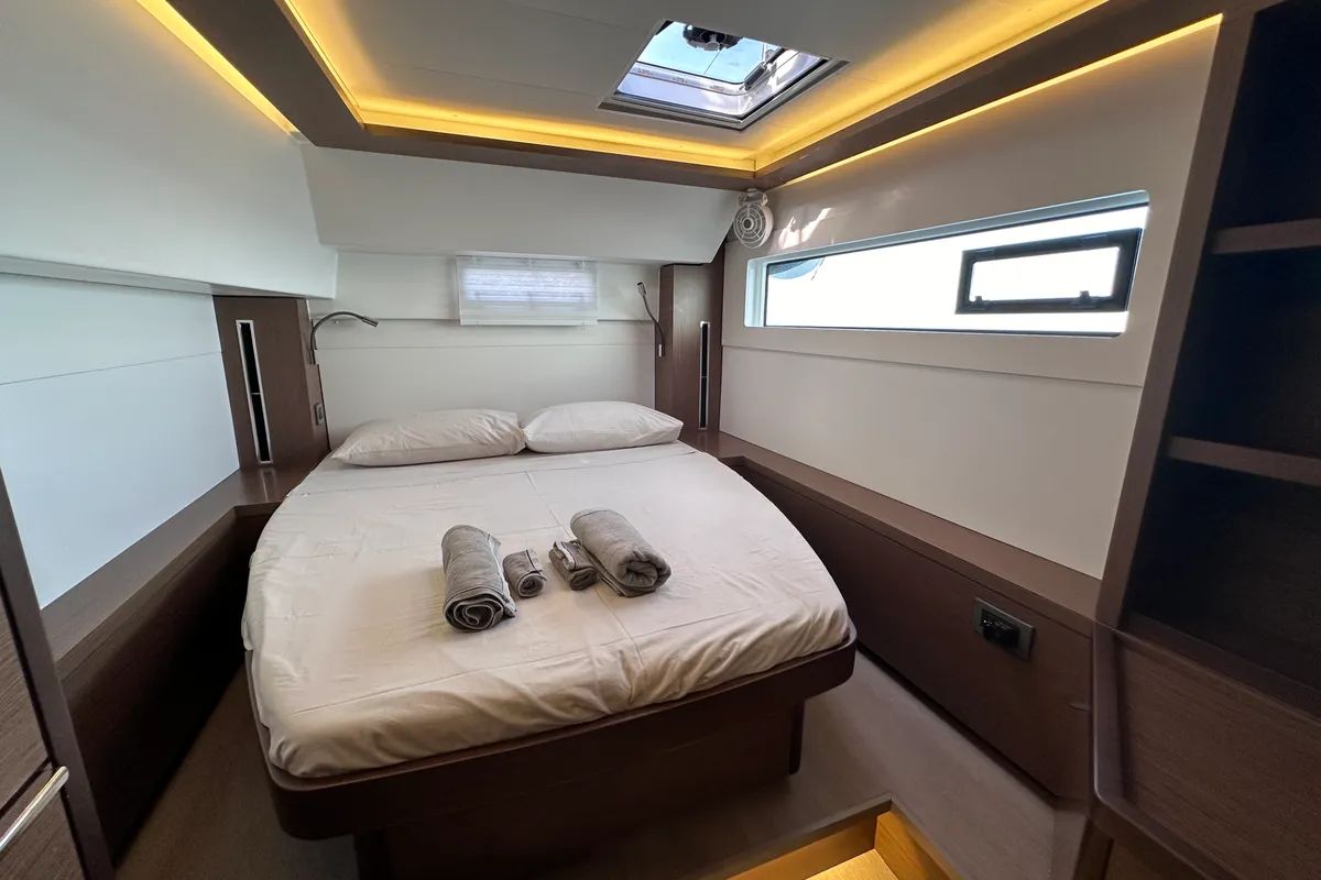 Cabin on Sella III, a Lagoon 46 catamaran at Figari/Golfo Aranci, Italy
