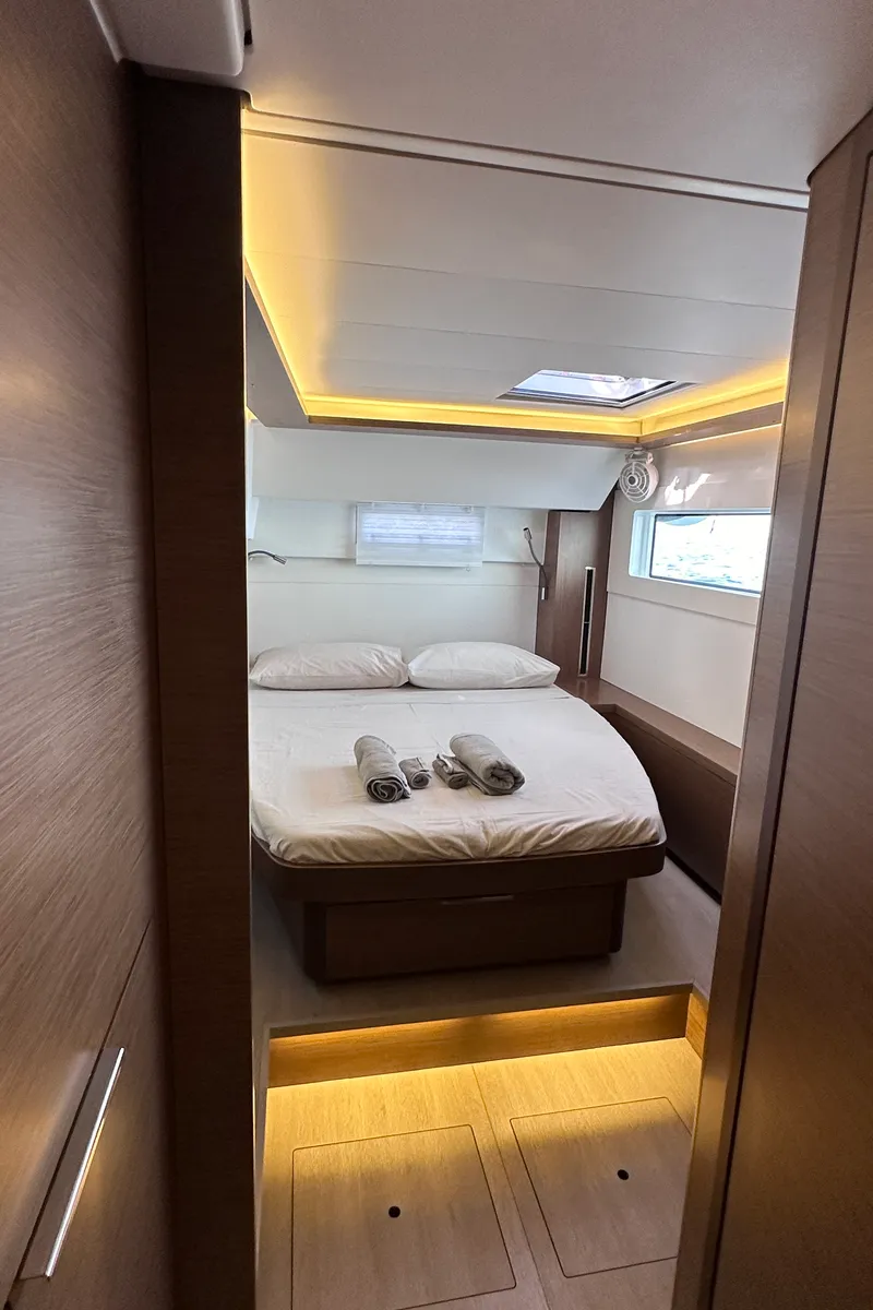 Cabin on Sella III, a Lagoon 46 catamaran at Figari/Golfo Aranci, Italy
