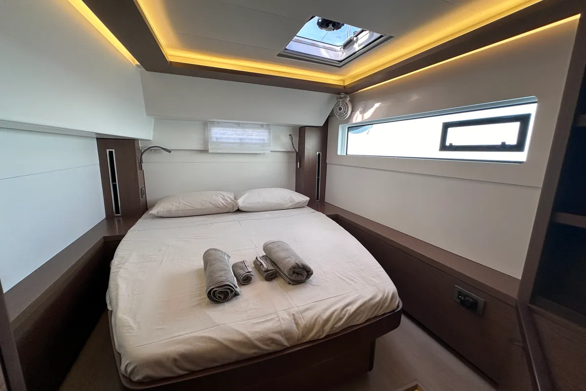 Cabin on Sella III, a Lagoon 46 catamaran at Figari/Golfo Aranci, Italy