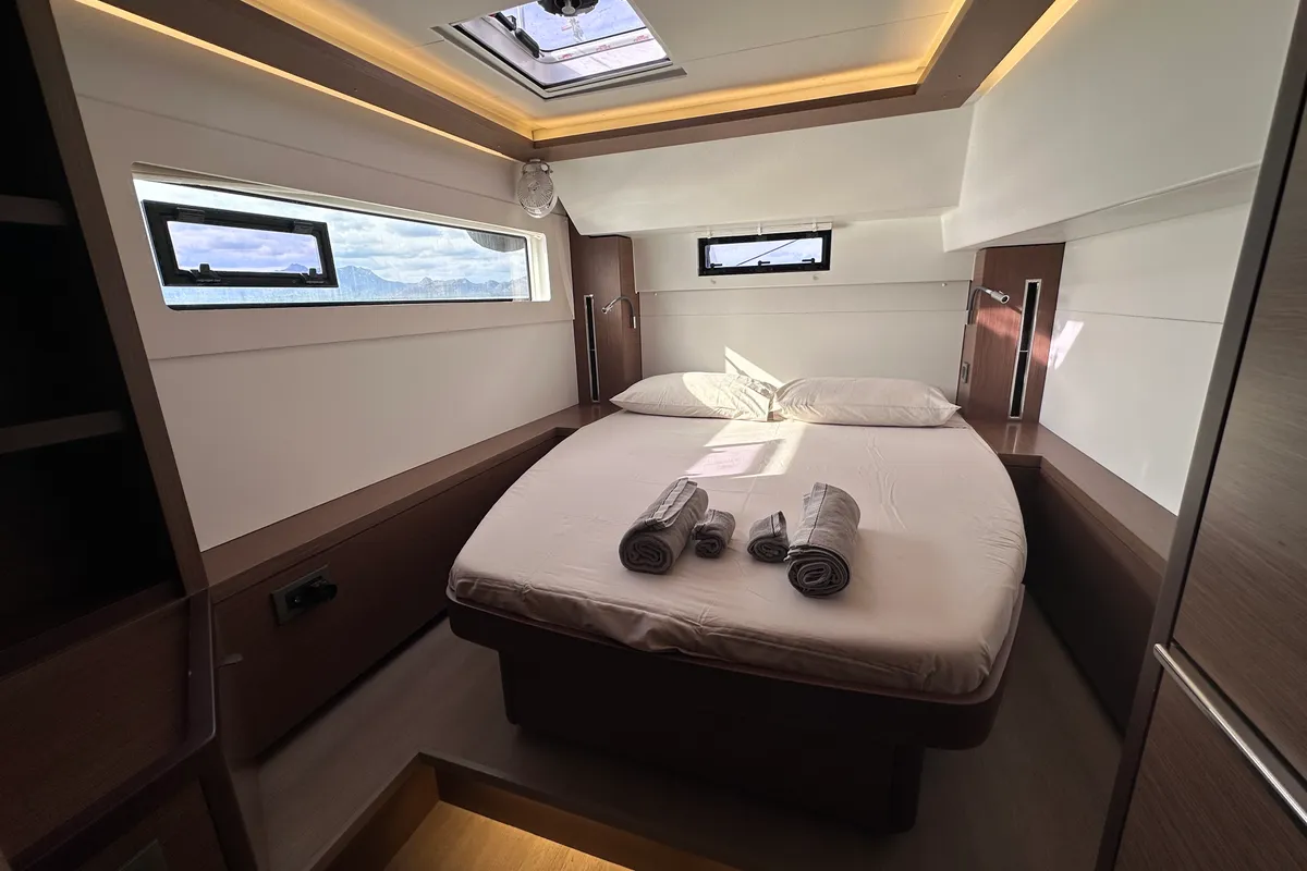 Cabin on Sella III, a Lagoon 46 catamaran at Figari/Golfo Aranci, Italy