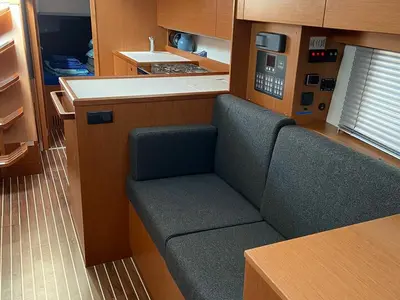 Salon of La Vela, a Bavaria C38 sailboat at Općina Vrsar, Croatia