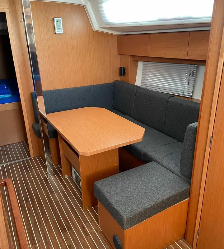 Salon of La Vela, a Bavaria C38 sailboat at Općina Vrsar, Croatia