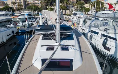 Deck of Chipon, a Dufour 430 sailboat at Plan-d'Aups-Sainte-Baume, France