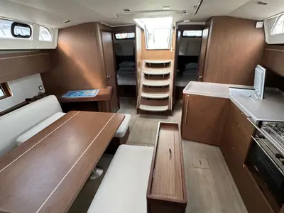 Cabin on Miraculix, a Beneteau Oceanis 46.1 sailboat at Grad Biograd na Moru, Croatia