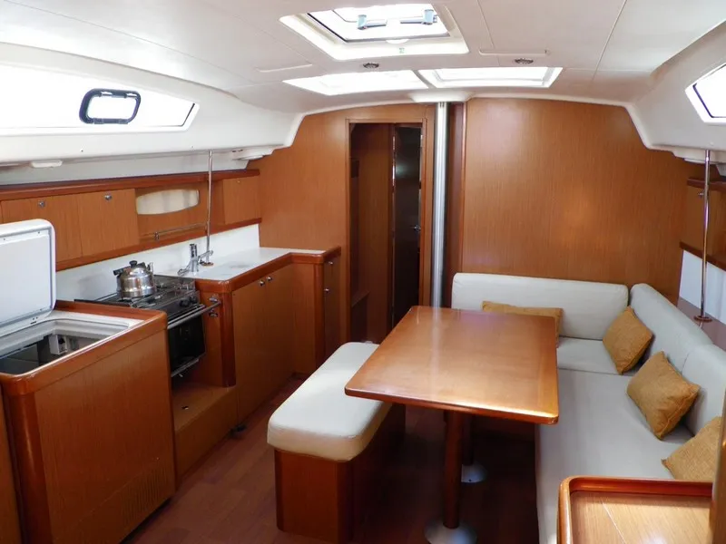 Salon of Optimus, a Beneteau Oceanis 43 sailboat at Nieuwpoort, Belgium