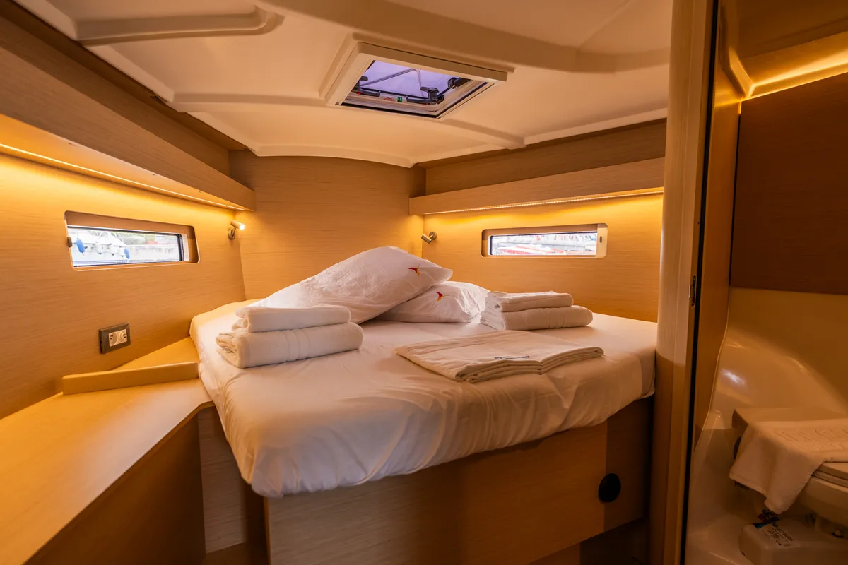 Cabin on Lyra, a Beneteau Oceanis 40.1 sailboat at Salerno, Italy