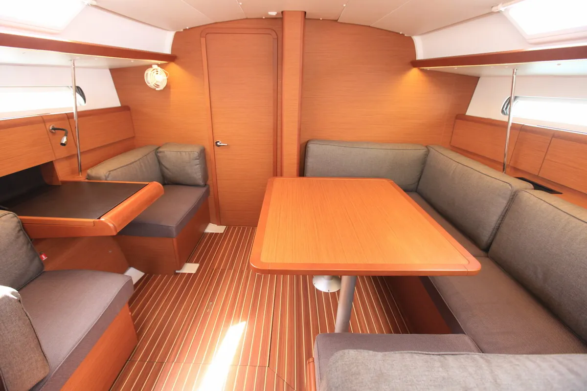 Salon of Indian Chief, a Jeanneau Sun Odyssey 419 sailboat at Road Town, British Virgin Islands