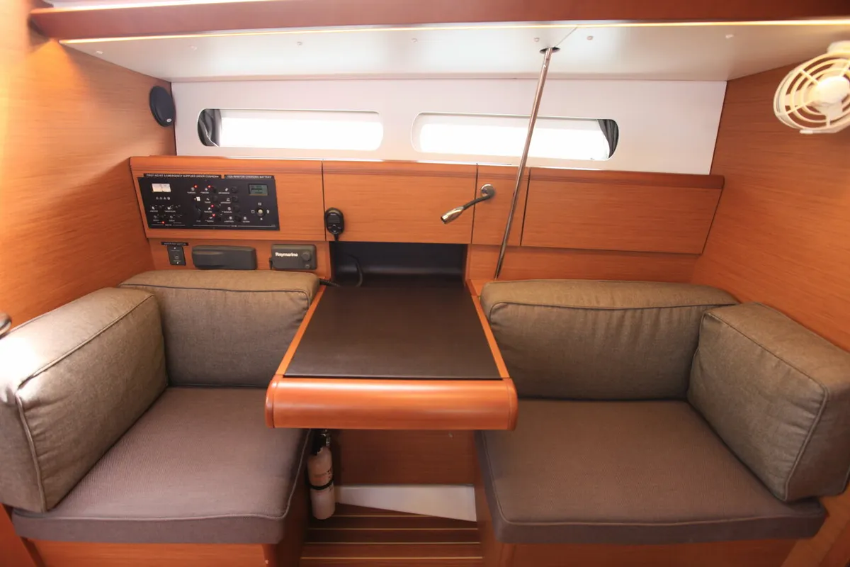 Salon of Indian Chief, a Jeanneau Sun Odyssey 419 sailboat at Road Town, British Virgin Islands