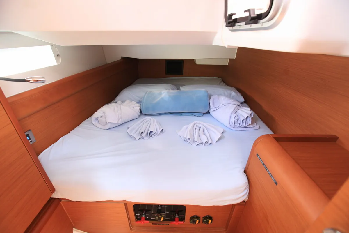 Cabin on Indian Chief, a Jeanneau Sun Odyssey 419 sailboat at Road Town, British Virgin Islands