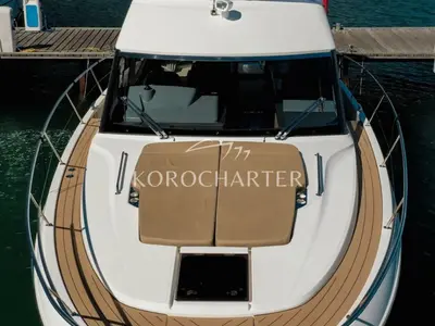 Neptun, a Bavaria R40 Fly motor yacht at Punat, Croatia