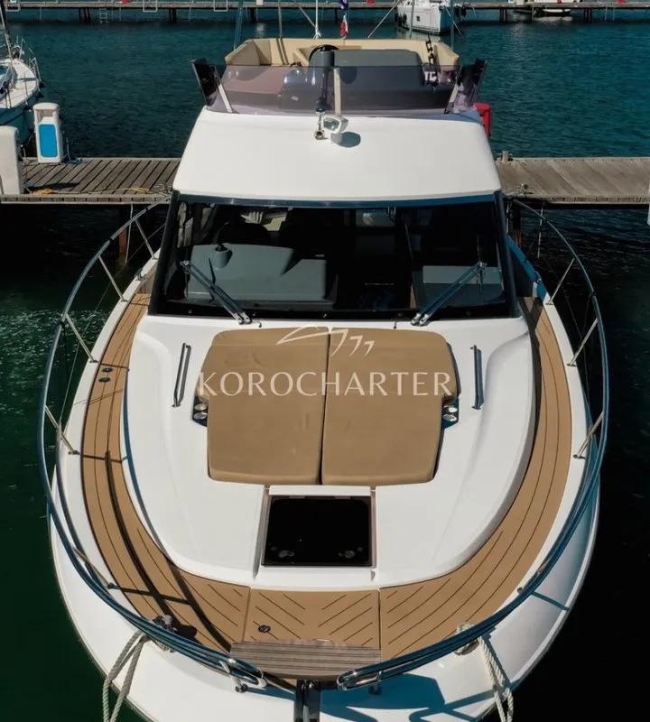 Neptun, a Bavaria R40 Fly motor yacht at Punat, Croatia
