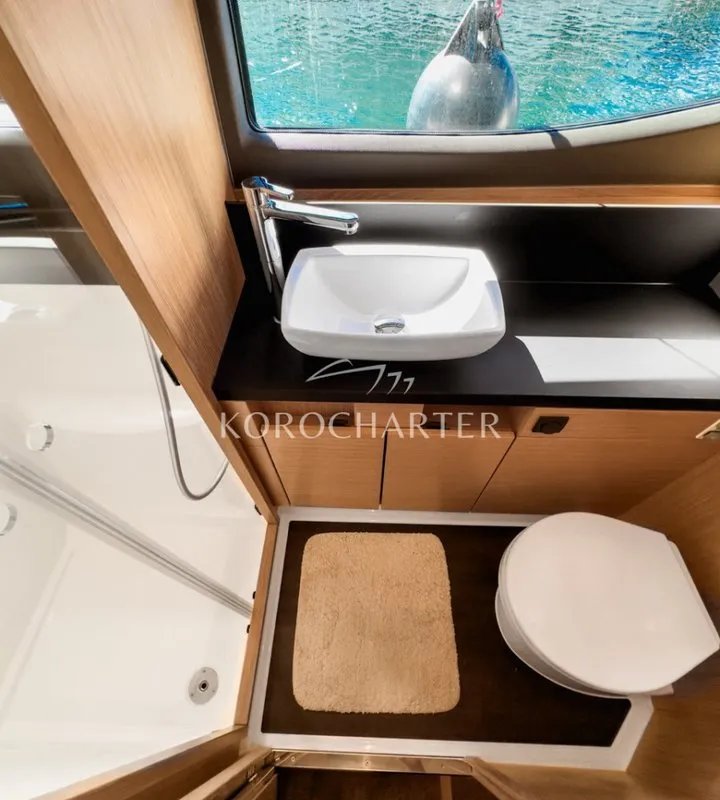 Neptun, a Bavaria R40 Fly motor yacht at Punat, Croatia