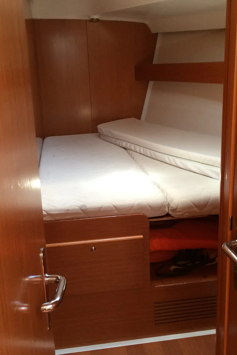 Cabin on Elios, a Beneteau Cyclades 50.5 sailboat at Cagliari, Italy