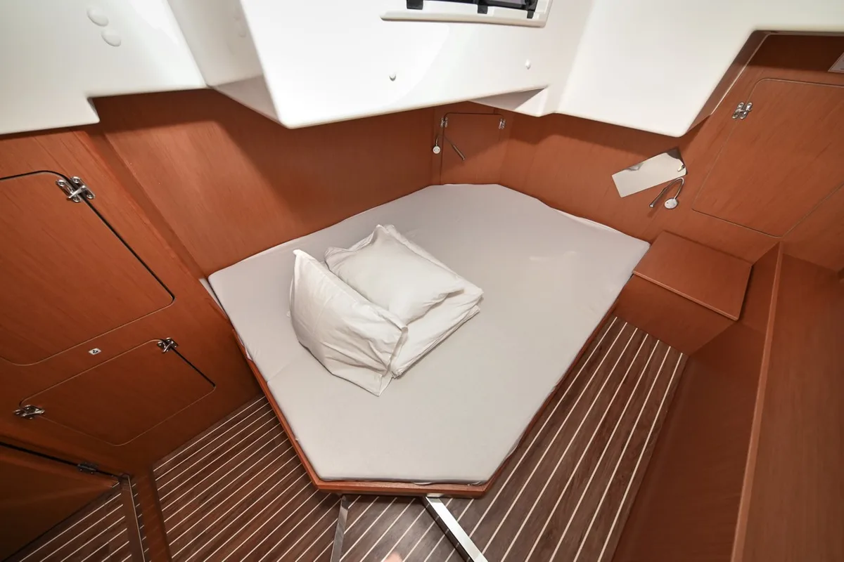 Cabin on Big Blue, a Bavaria C50 sailboat at Općina Sukošan, Croatia