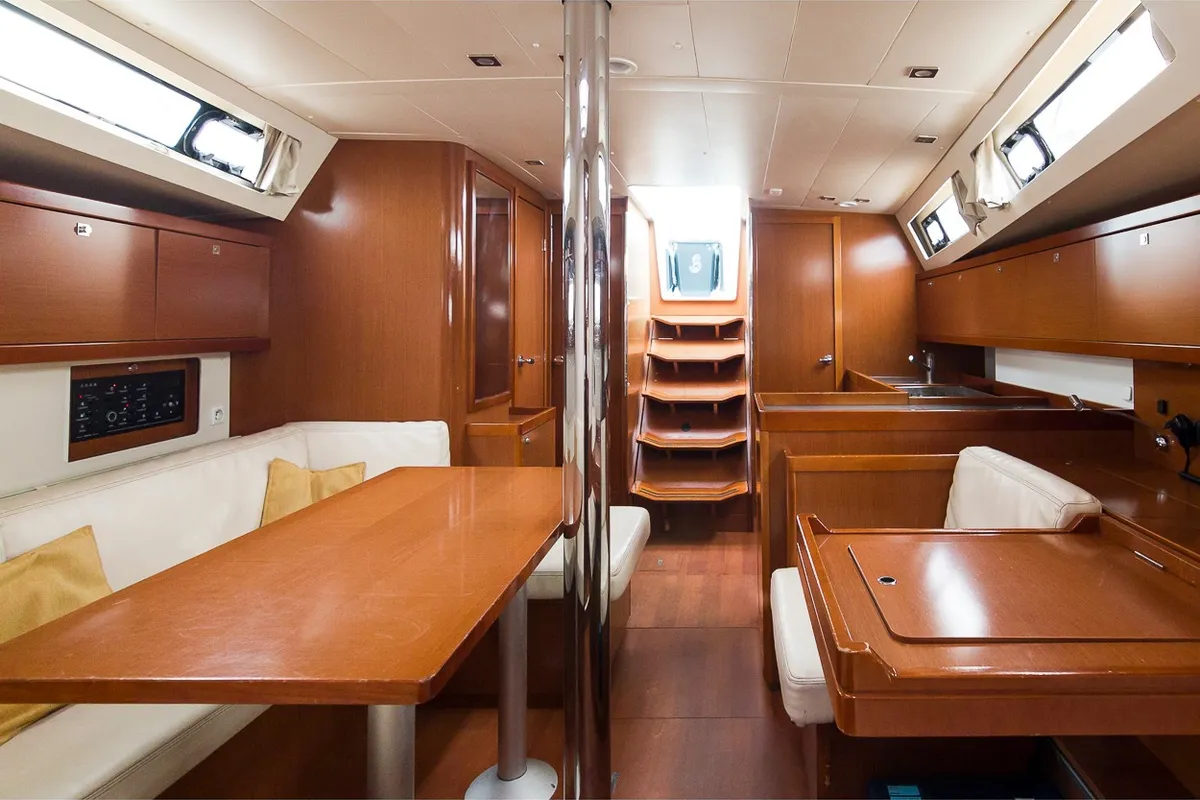 Salon of Katalina, a Beneteau Oceanis 41 sailboat at Santa Cruz de Tenerife, Spain