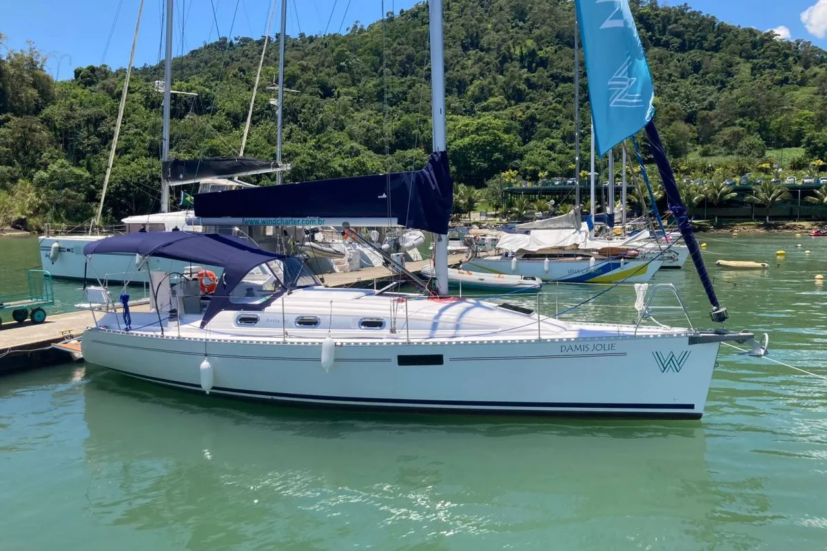 Exterior view of Damis Jolie, a Delta 36 sailboat at Paraty, Brazil