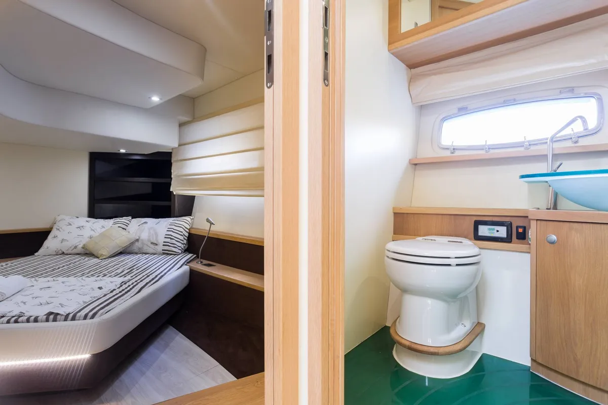 Cabin on Premium +, a Pearl Sea 56 motorboat at Split, Croatia