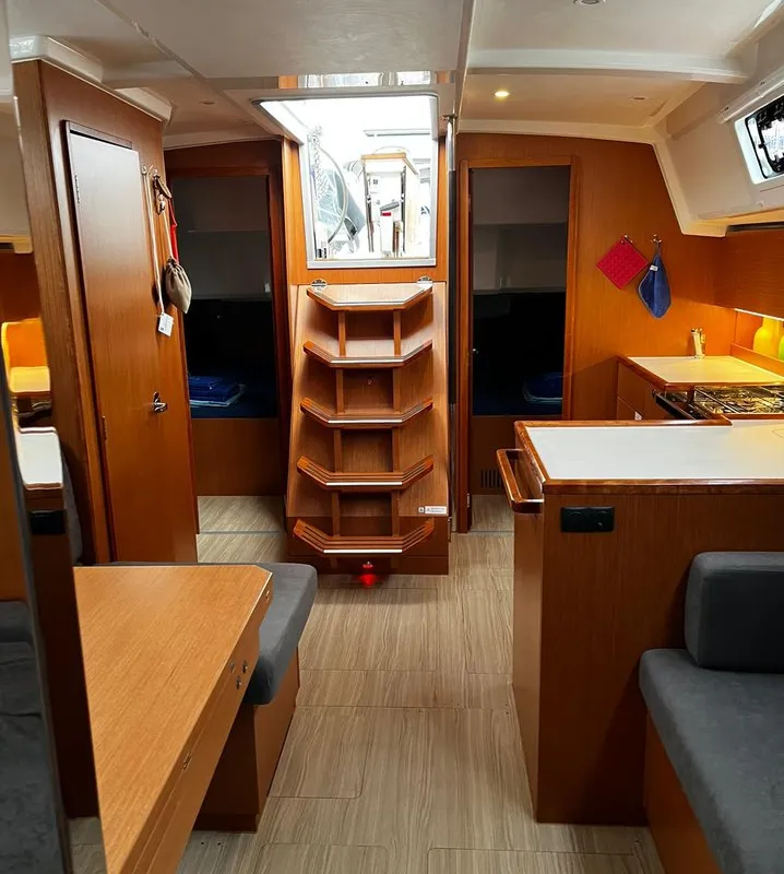 Salon of Calefijusa, a Bavaria C42 sailboat at Općina Vrsar, Croatia