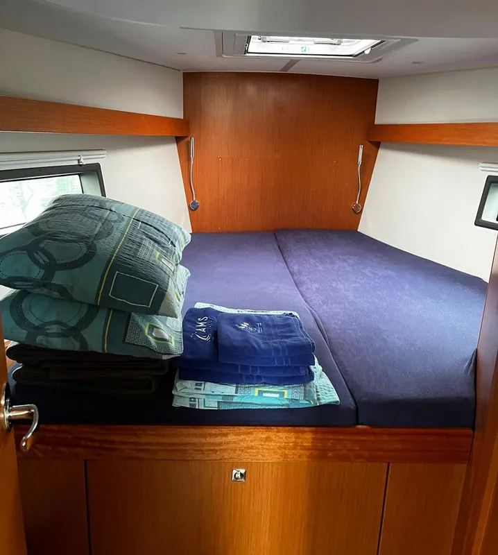 Cabin on Calefijusa, a Bavaria C42 sailboat at Općina Vrsar, Croatia