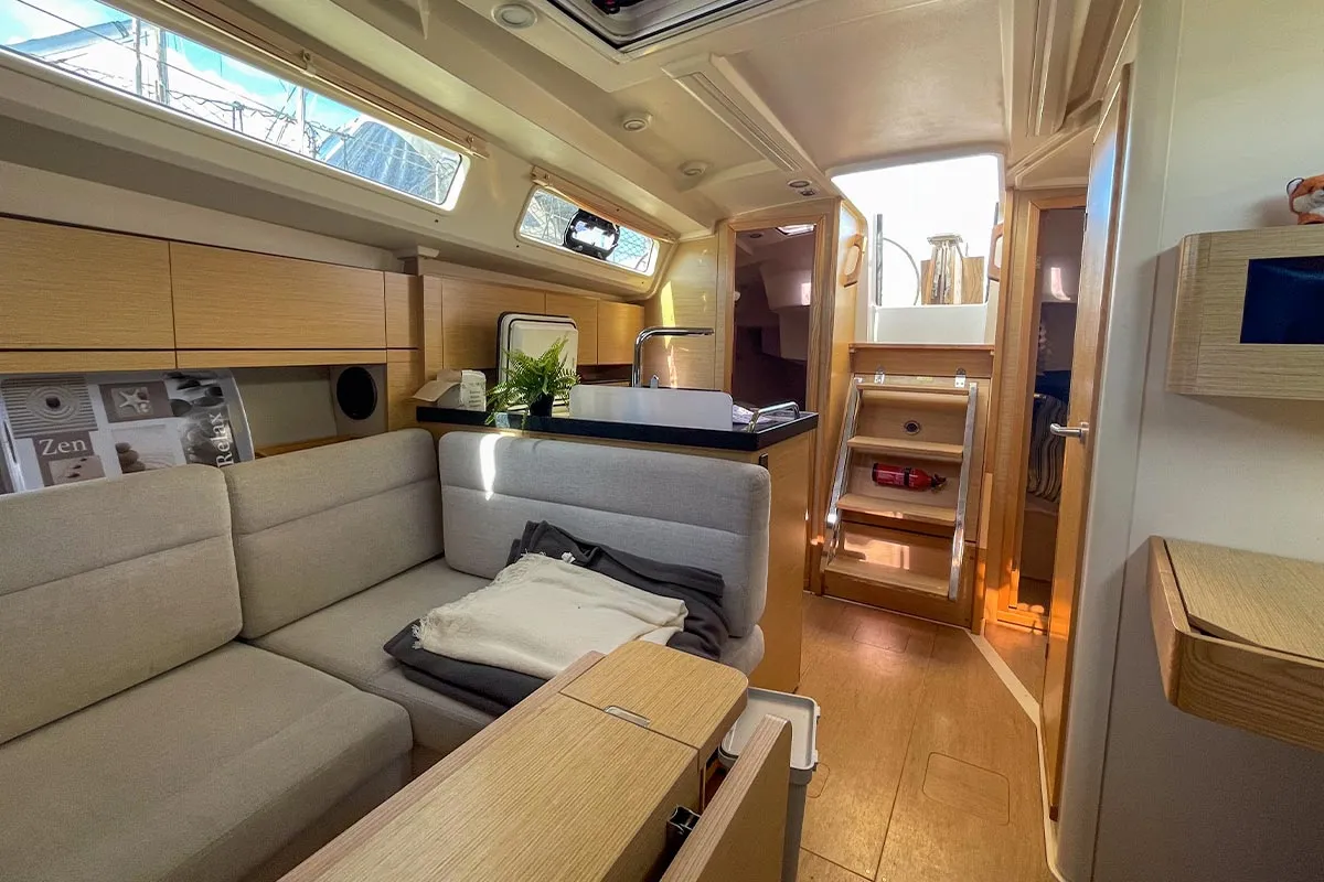 Salon of Pasyco, a Hanse 348 sailboat at Hyères, France
